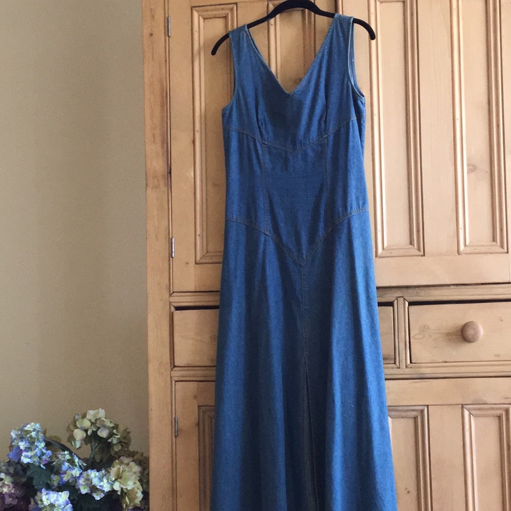 MIDI V-Neck Denim Dress Size 10